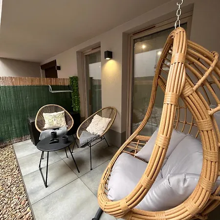 Cubicle 22 Garden & Free Parking Apartment Krakow