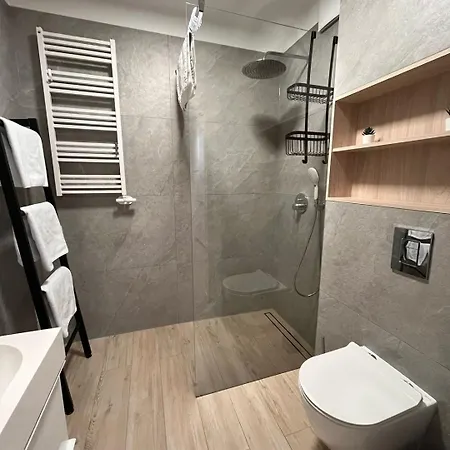 Cubicle 22 Garden & Free Parking *